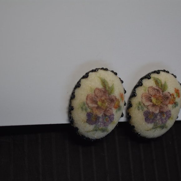 Vintage Germany Oval Flower Floral Cameo Sugar Stone Clip On Earrings Pink Ivory - Picture 7 of 7